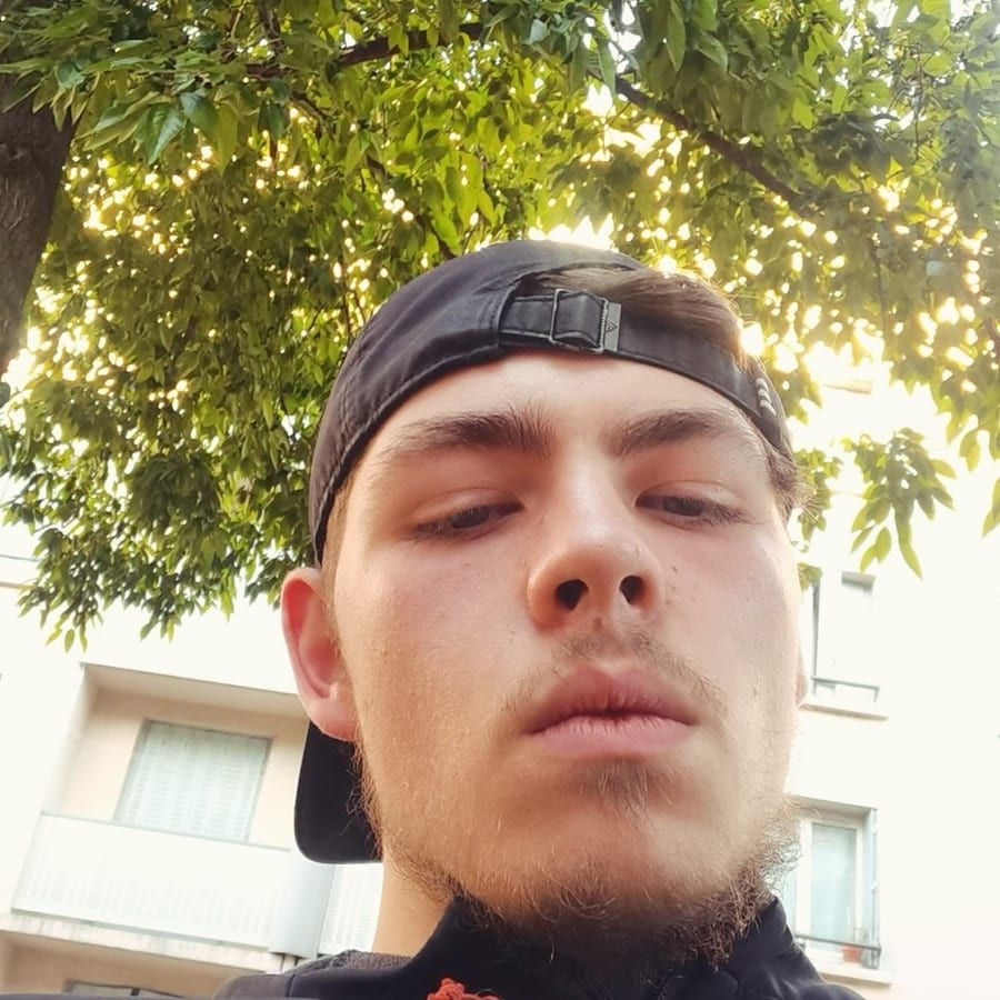 Profil de Lyes